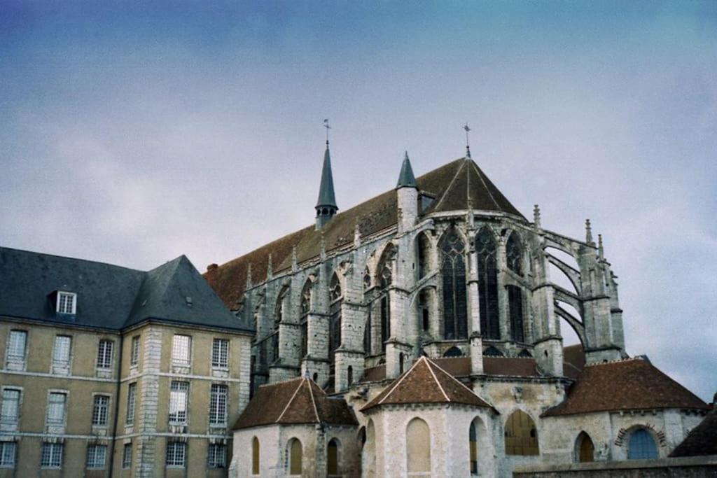 Charmant Studio A Deux Pas De La Cathedrale 沙特尔 外观 照片